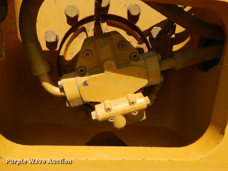 image for item DM2984 2005 Caterpillar CP-563E  single drum vibratory roller