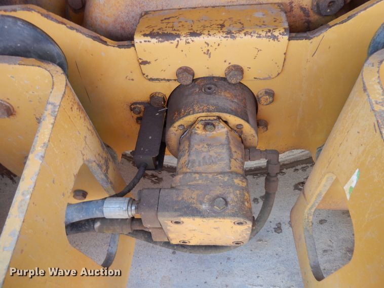 image for item DM2984 2005 Caterpillar CP-563E  single drum vibratory roller