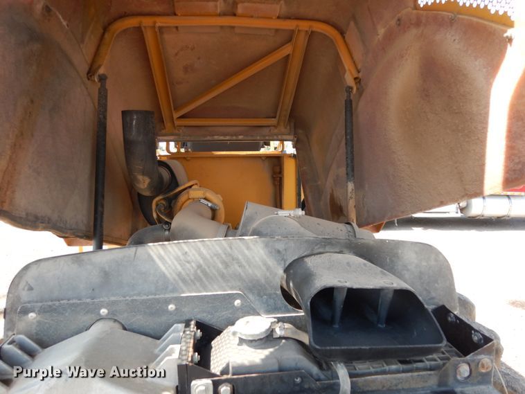 image for item DM2984 2005 Caterpillar CP-563E  single drum vibratory roller