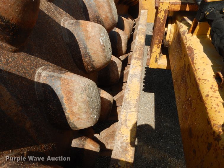 image for item DM2984 2005 Caterpillar CP-563E  single drum vibratory roller