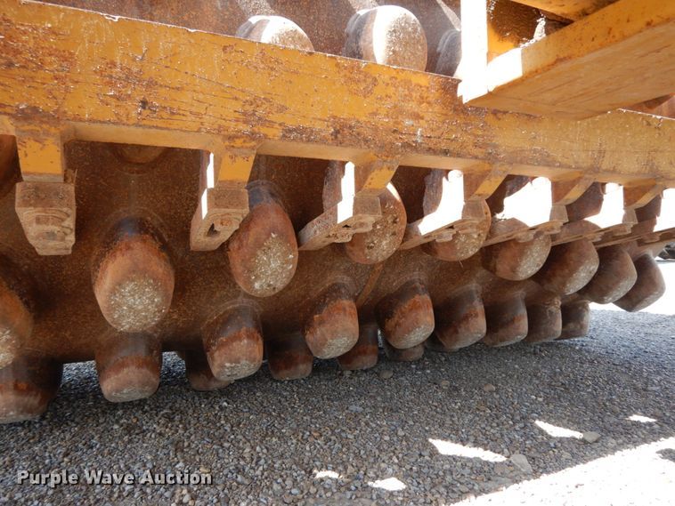 image for item DM2984 2005 Caterpillar CP-563E  single drum vibratory roller