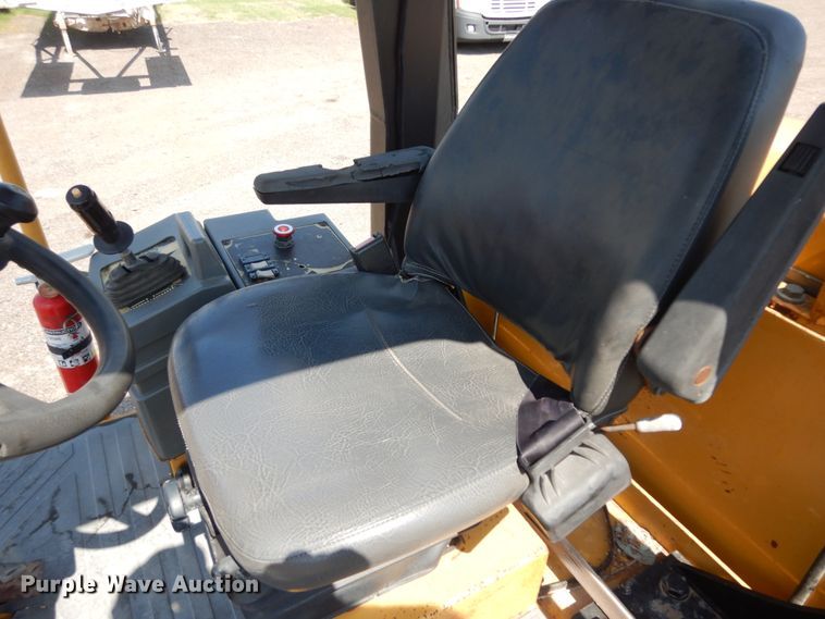 image for item DM2984 2005 Caterpillar CP-563E  single drum vibratory roller