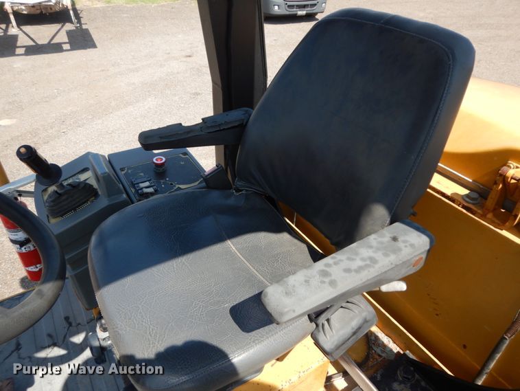 image for item DM2984 2005 Caterpillar CP-563E  single drum vibratory roller