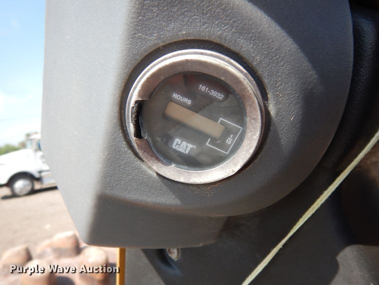 image for item DM2984 2005 Caterpillar CP-563E  single drum vibratory roller