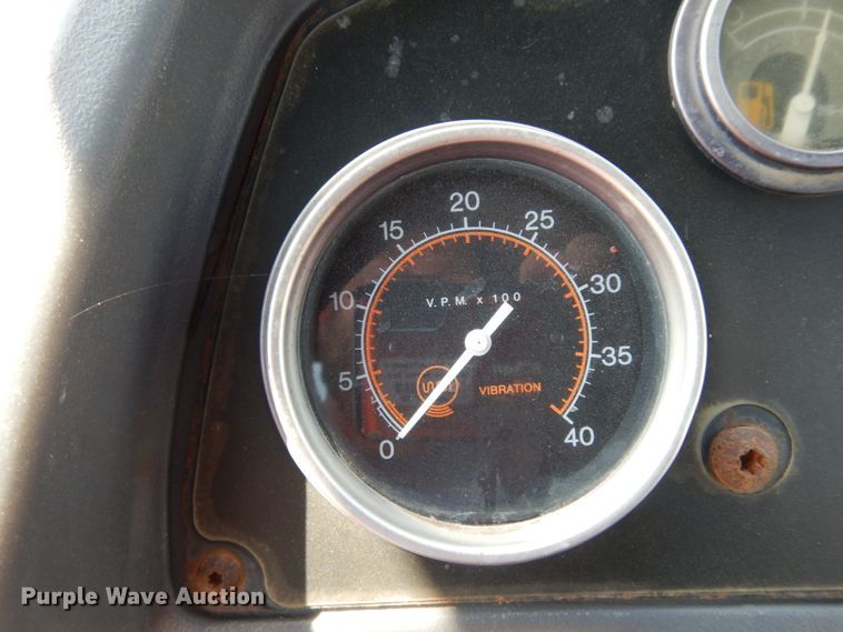 image for item DM2984 2005 Caterpillar CP-563E  single drum vibratory roller