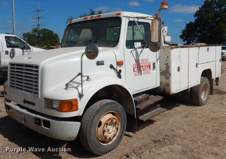 image for item DM2994 2001 International 4700  utility / service truck