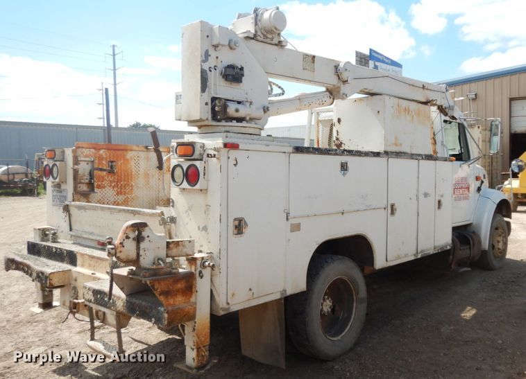 image for item DM2994 2001 International 4700  utility / service truck