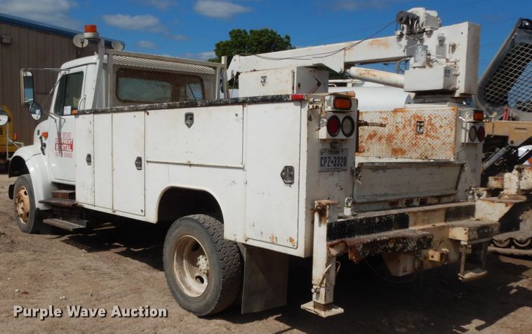 image for item DM2994 2001 International 4700  utility / service truck