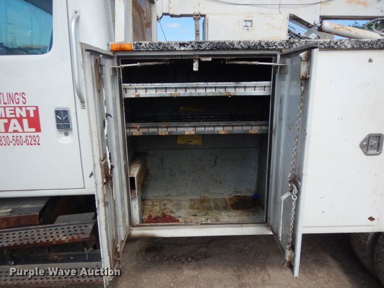 image for item DM2994 2001 International 4700  utility / service truck