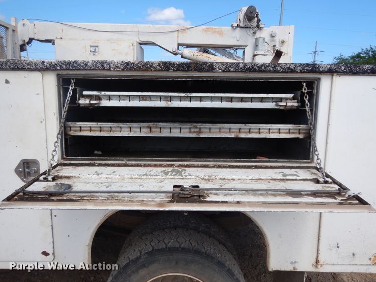 image for item DM2994 2001 International 4700  utility / service truck