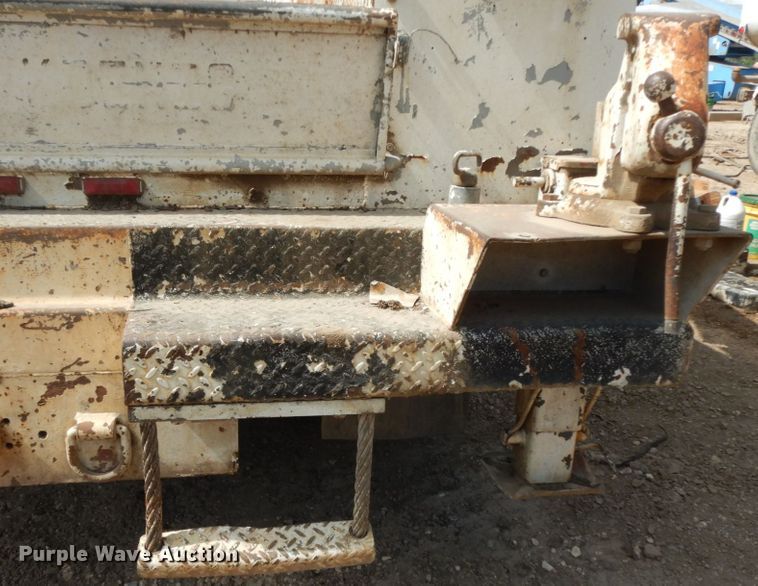 image for item DM2994 2001 International 4700  utility / service truck