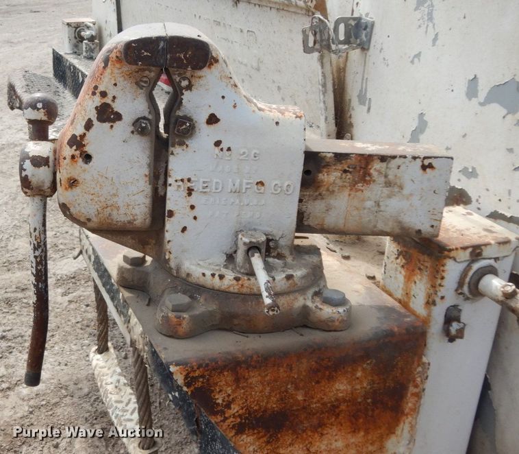 image for item DM2994 2001 International 4700  utility / service truck