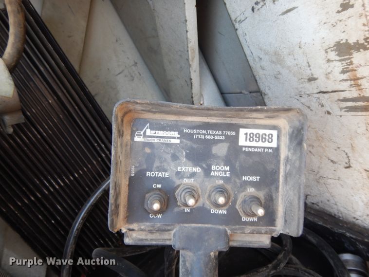 image for item DM2994 2001 International 4700  utility / service truck