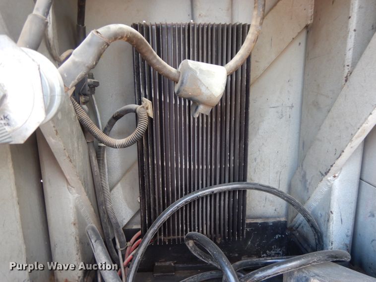 image for item DM2994 2001 International 4700  utility / service truck