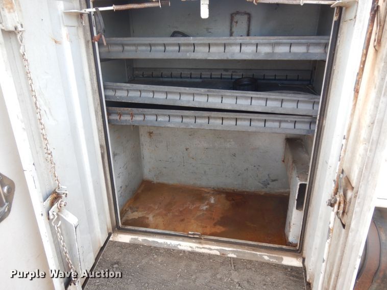 image for item DM2994 2001 International 4700  utility / service truck