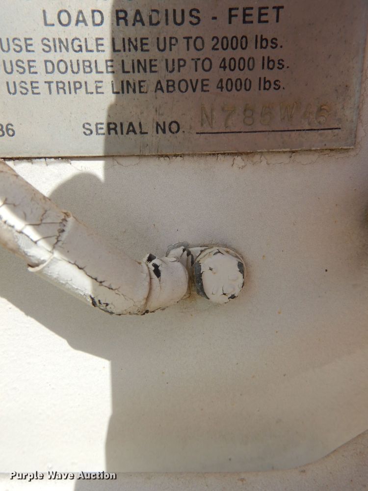 image for item DM2994 2001 International 4700  utility / service truck