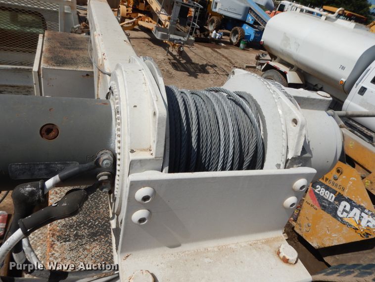 image for item DM2994 2001 International 4700  utility / service truck