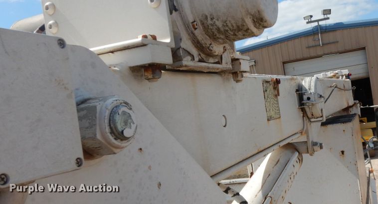 image for item DM2994 2001 International 4700  utility / service truck