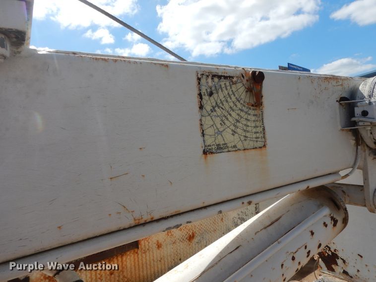 image for item DM2994 2001 International 4700  utility / service truck