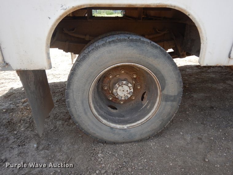 image for item DM2994 2001 International 4700  utility / service truck