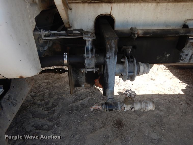 image for item DM2995 2007 Ford F750  water truck