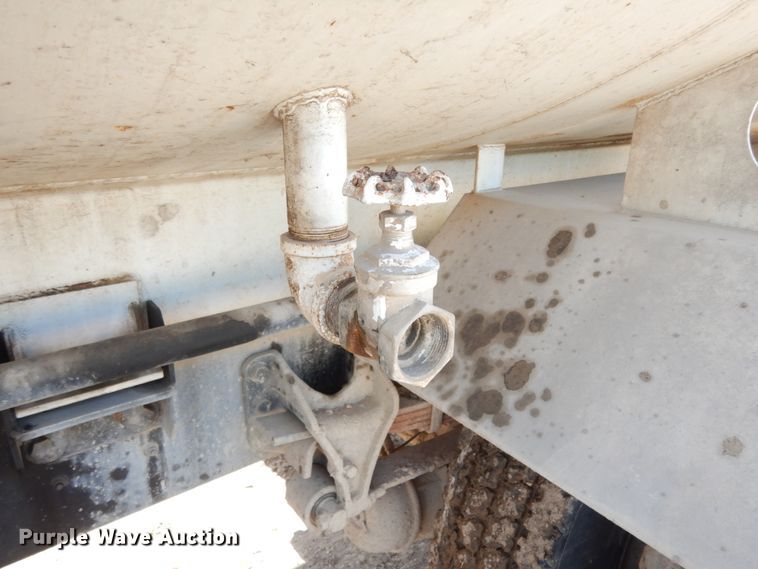 image for item DM2995 2007 Ford F750  water truck