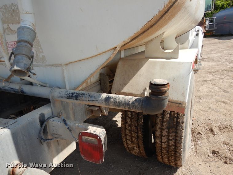 image for item DM2995 2007 Ford F750  water truck