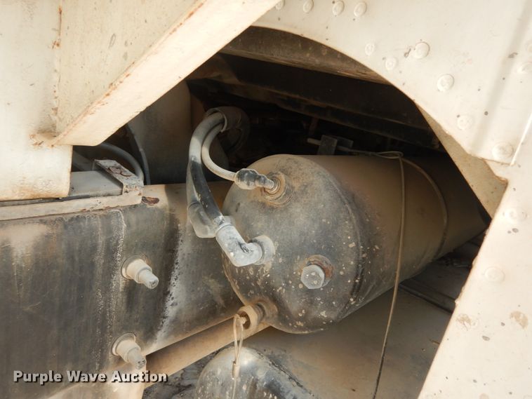 image for item DM2995 2007 Ford F750  water truck