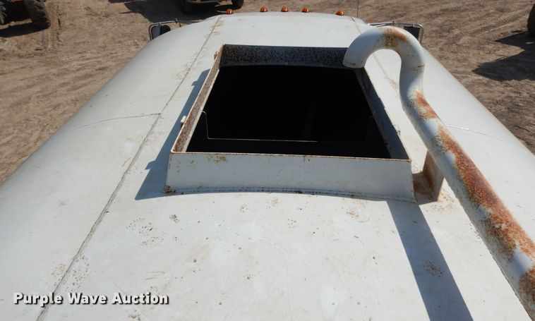 image for item DM2995 2007 Ford F750  water truck