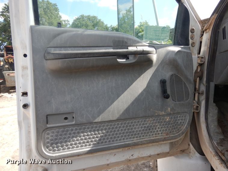 image for item DM2995 2007 Ford F750  water truck