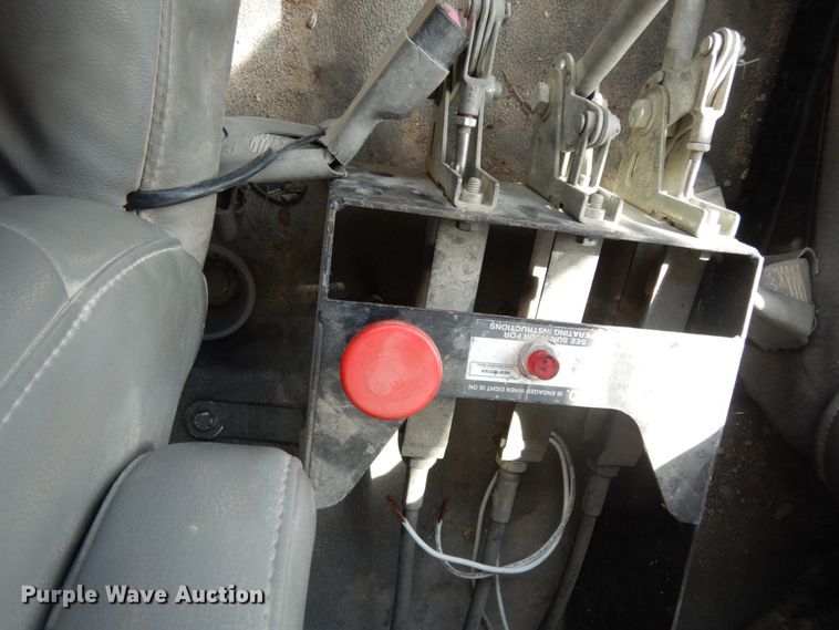 image for item DM2995 2007 Ford F750  water truck