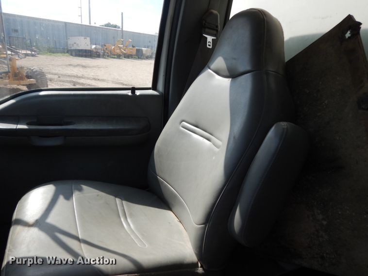 image for item DM2995 2007 Ford F750  water truck