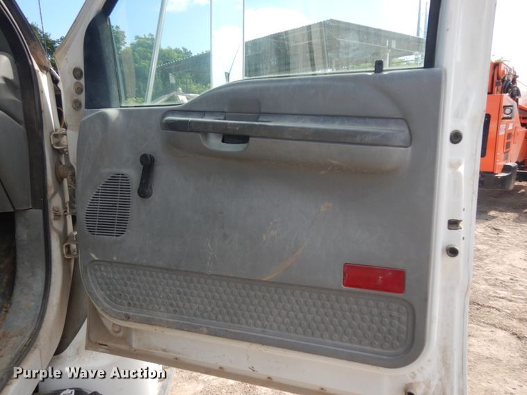 image for item DM2995 2007 Ford F750  water truck