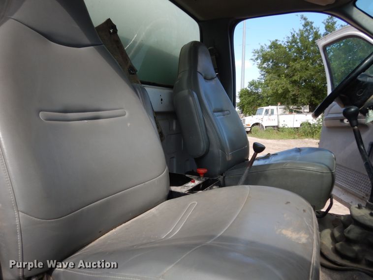 image for item DM2995 2007 Ford F750  water truck