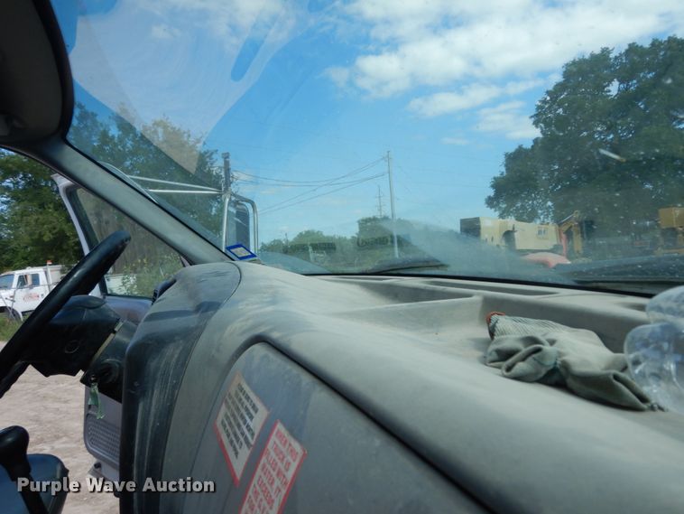 image for item DM2995 2007 Ford F750  water truck