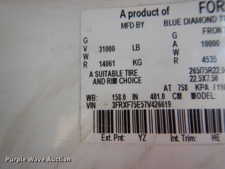 image for item DM2995 2007 Ford F750  water truck