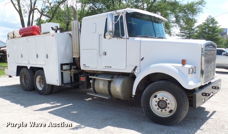 image for item DM3016 1993 White GMC WIM  utility / service truck