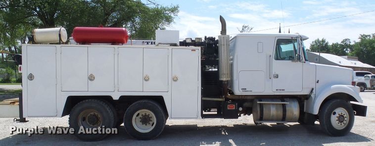 image for item DM3016 1993 White GMC WIM  utility / service truck