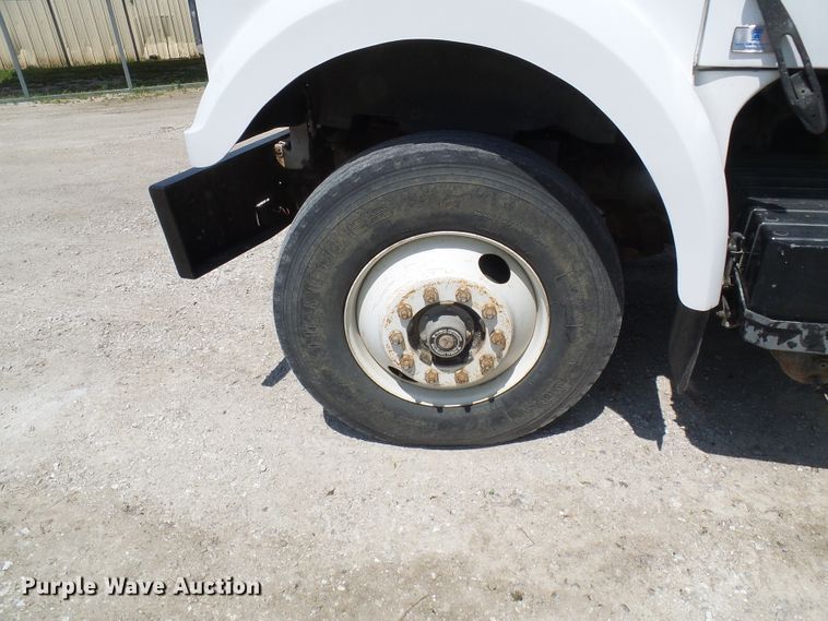 image for item DM3016 1993 White GMC WIM  utility / service truck