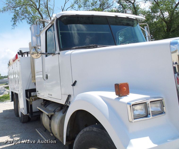 image for item DM3016 1993 White GMC WIM  utility / service truck