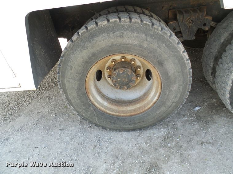 image for item DM3016 1993 White GMC WIM  utility / service truck