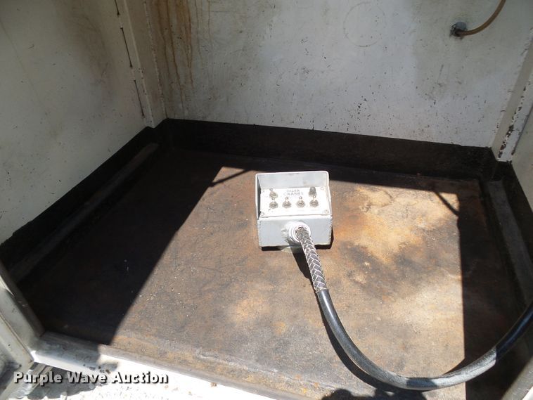 image for item DM3016 1993 White GMC WIM  utility / service truck