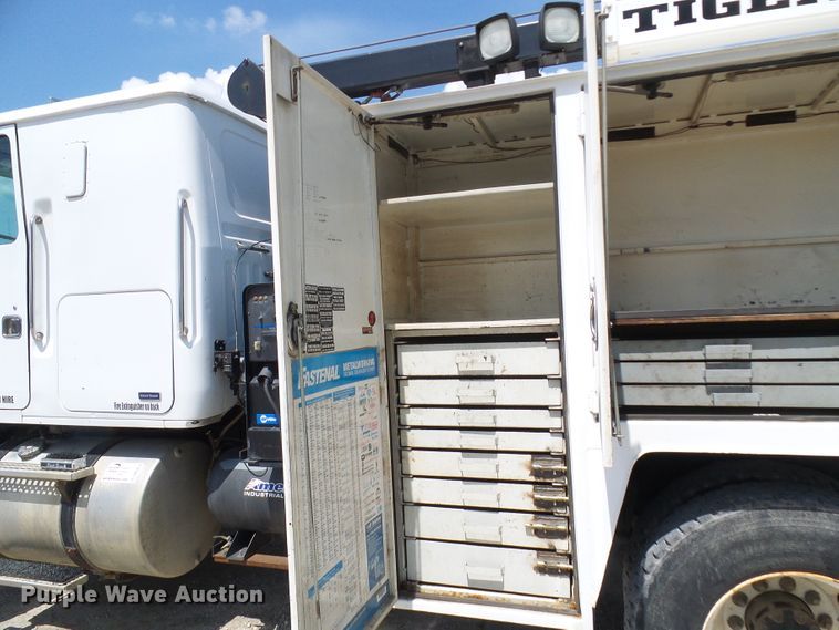 image for item DM3016 1993 White GMC WIM  utility / service truck