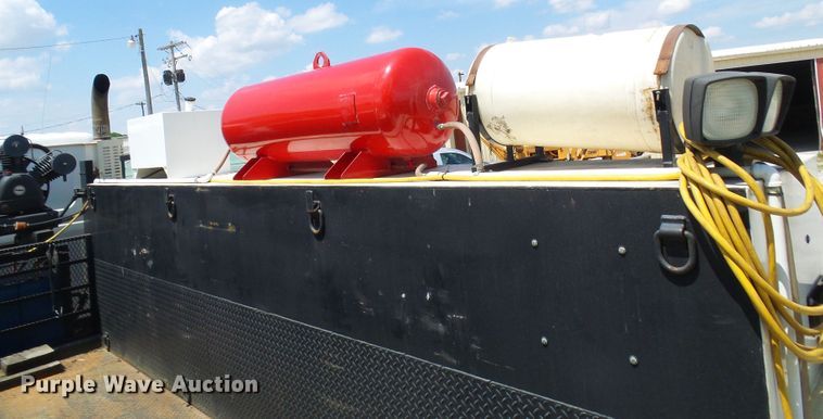 image for item DM3016 1993 White GMC WIM  utility / service truck