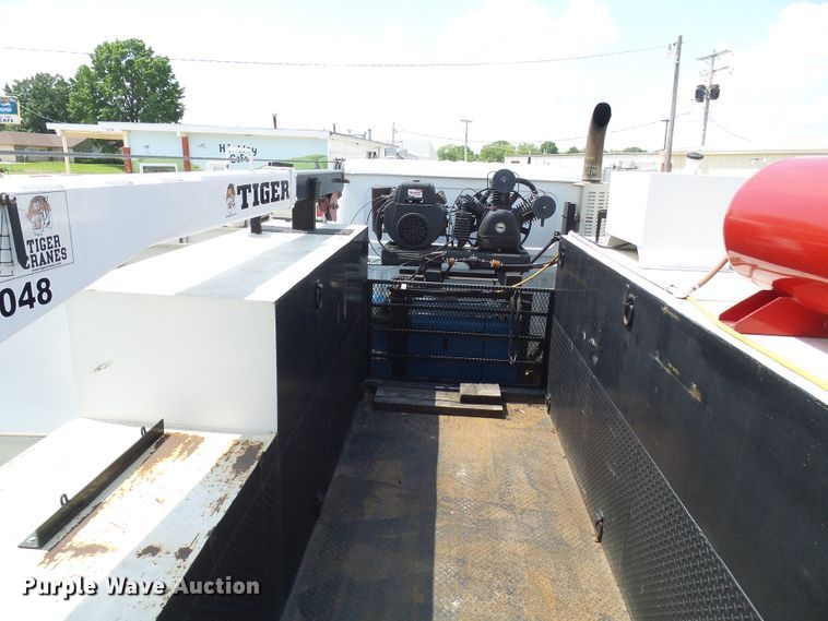 image for item DM3016 1993 White GMC WIM  utility / service truck