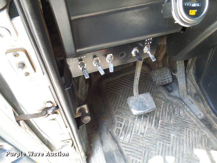 image for item DM3016 1993 White GMC WIM  utility / service truck