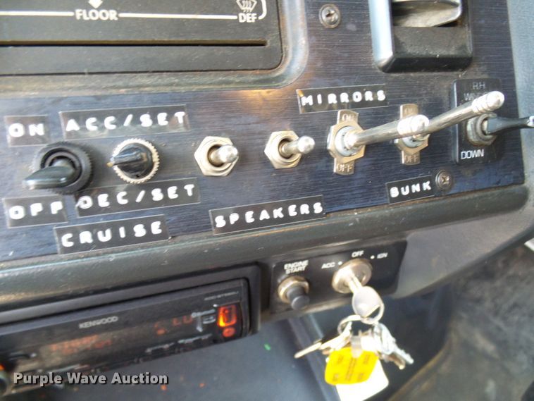 image for item DM3016 1993 White GMC WIM  utility / service truck