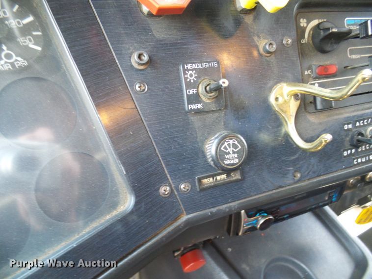 image for item DM3016 1993 White GMC WIM  utility / service truck