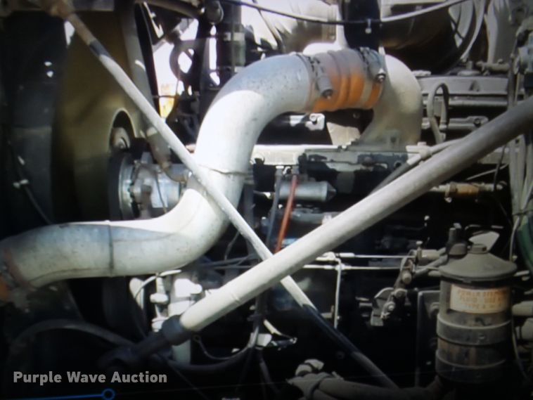 image for item DM3016 1993 White GMC WIM  utility / service truck