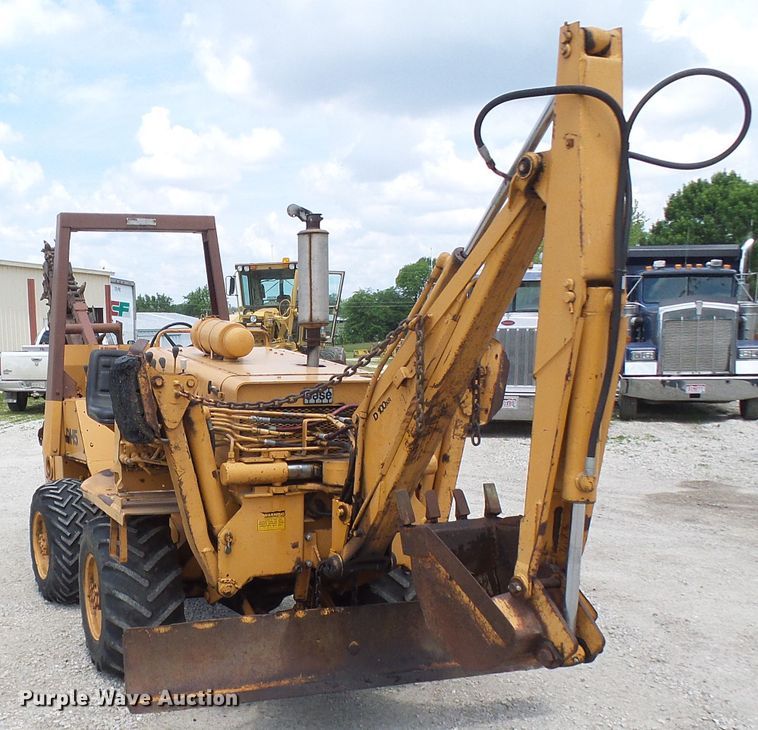 image for item DM3017 1985 Case DH5  trencher